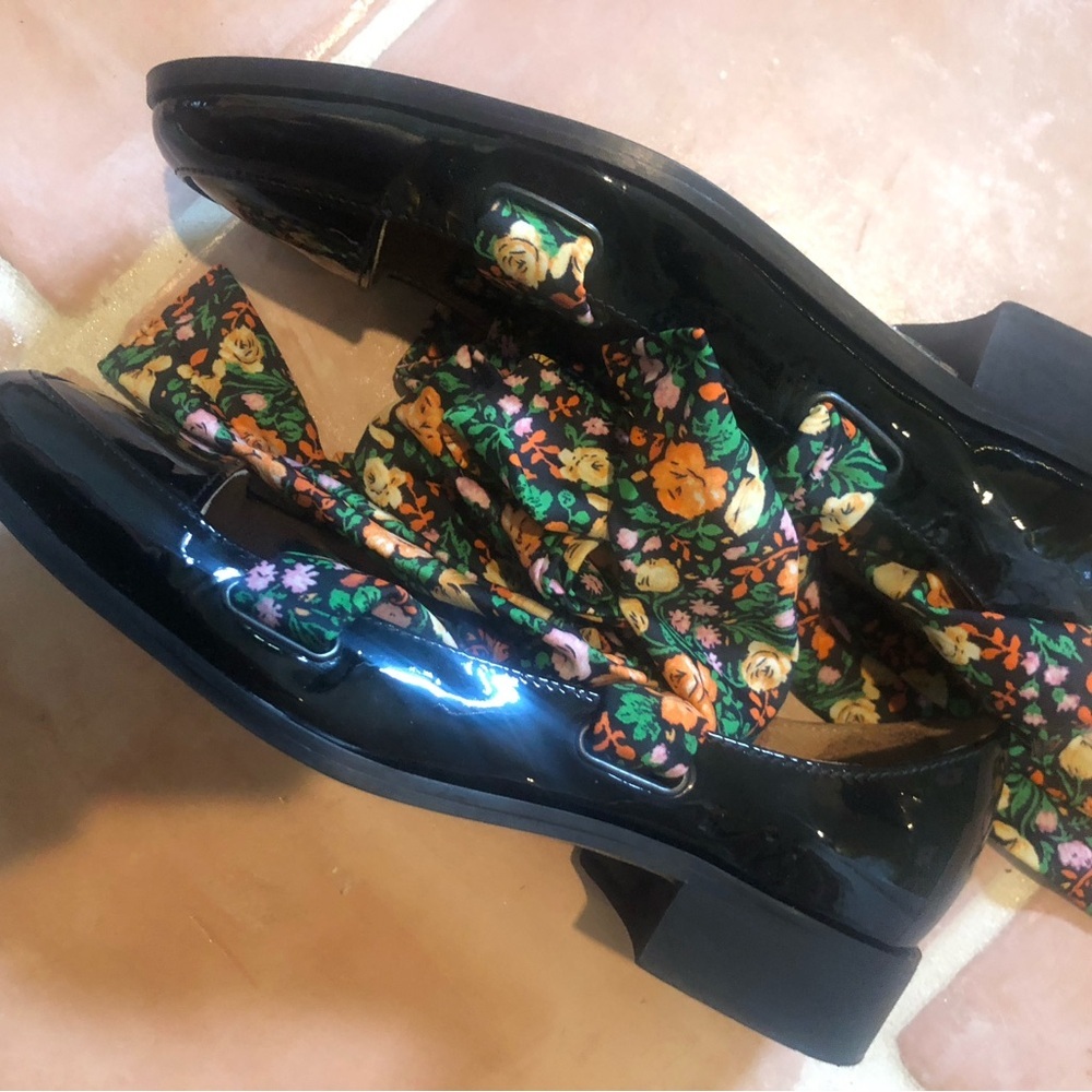 Taking offers! Gianni flats size 39 - Picture 5 of 6